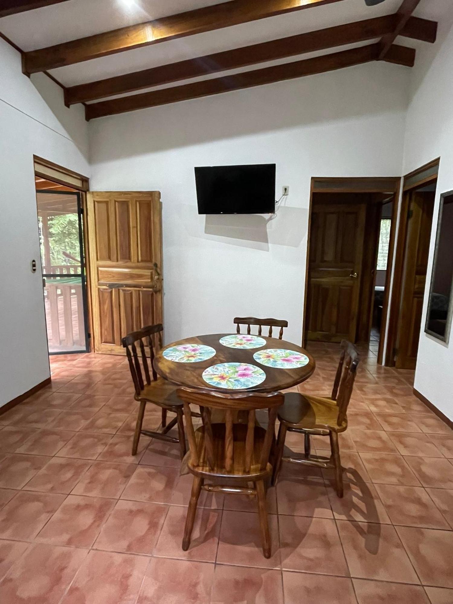 Cabinas Caribe Luna Cahuita Exterior foto
