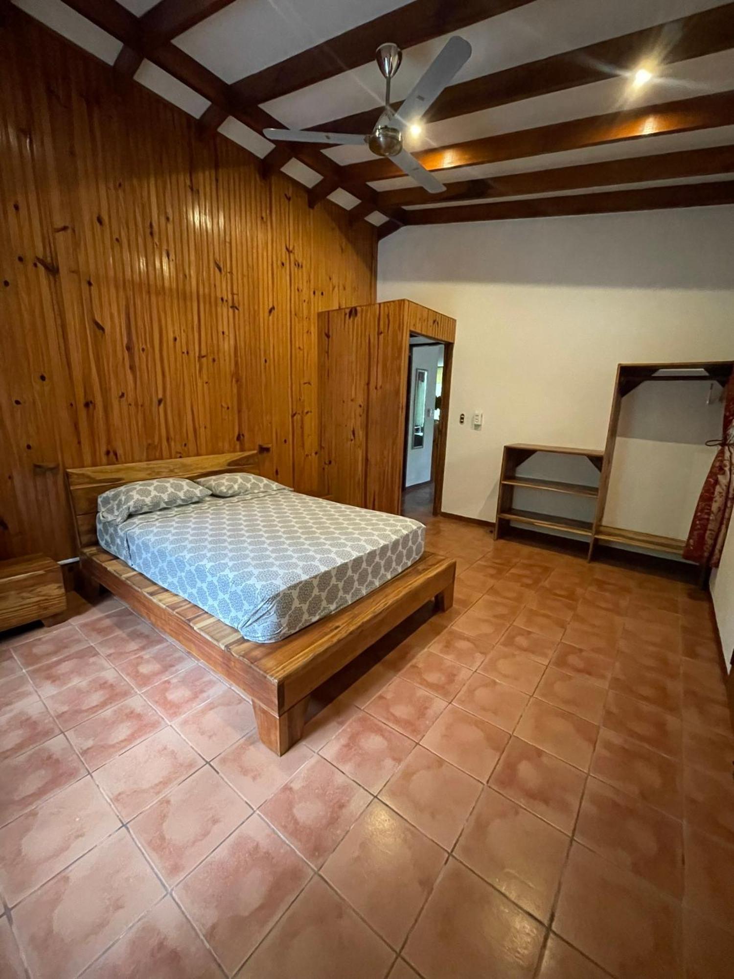 Cabinas Caribe Luna Cahuita Exterior foto